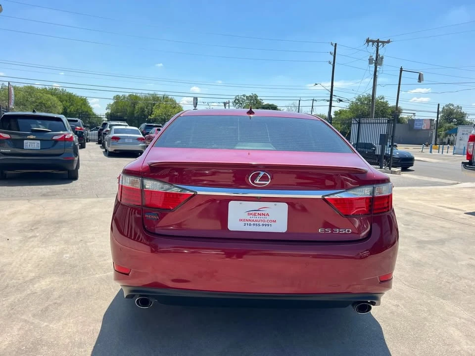 2013 Lexus ES 6th Gen - Image 8 of 20
