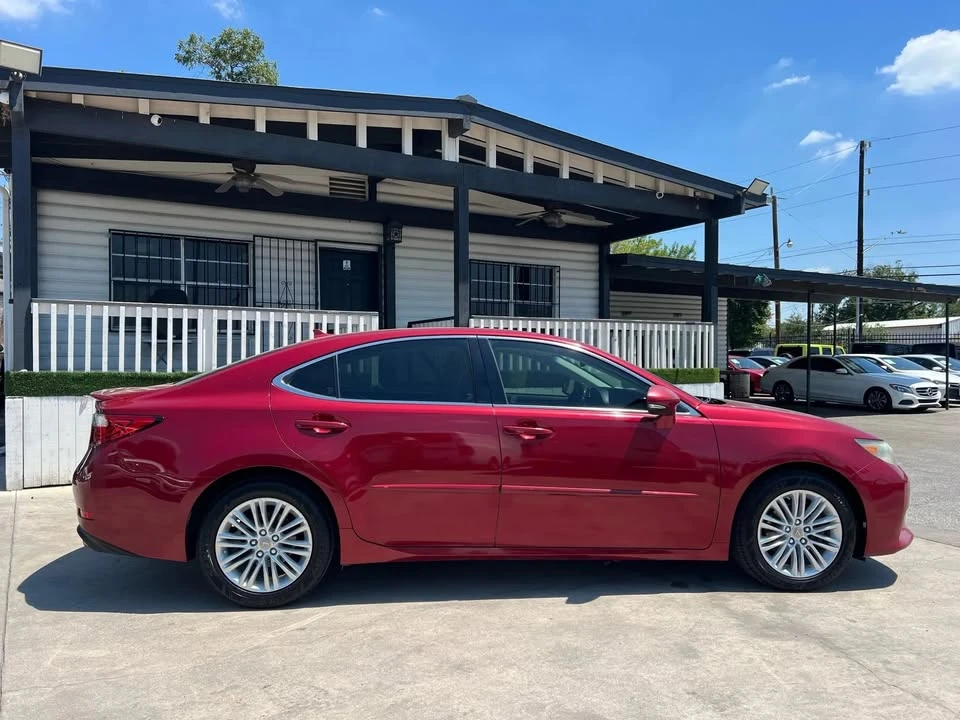 2013 Lexus ES 6th Gen - Image 6 of 20