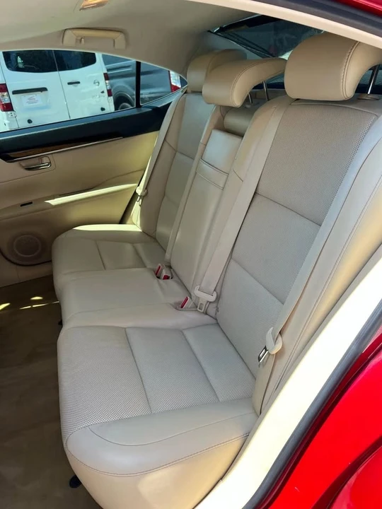 2013 Lexus ES 6th Gen - Image 18 of 20