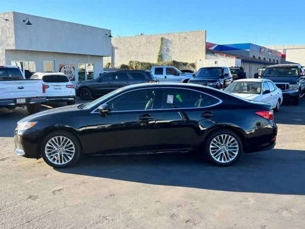 2013 Lexus ES 6th Gen - Image 6 of 14