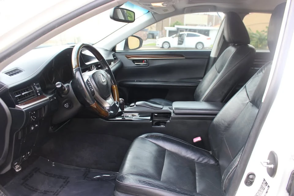 2013 Lexus ES 6th Gen - Image 14 of 20