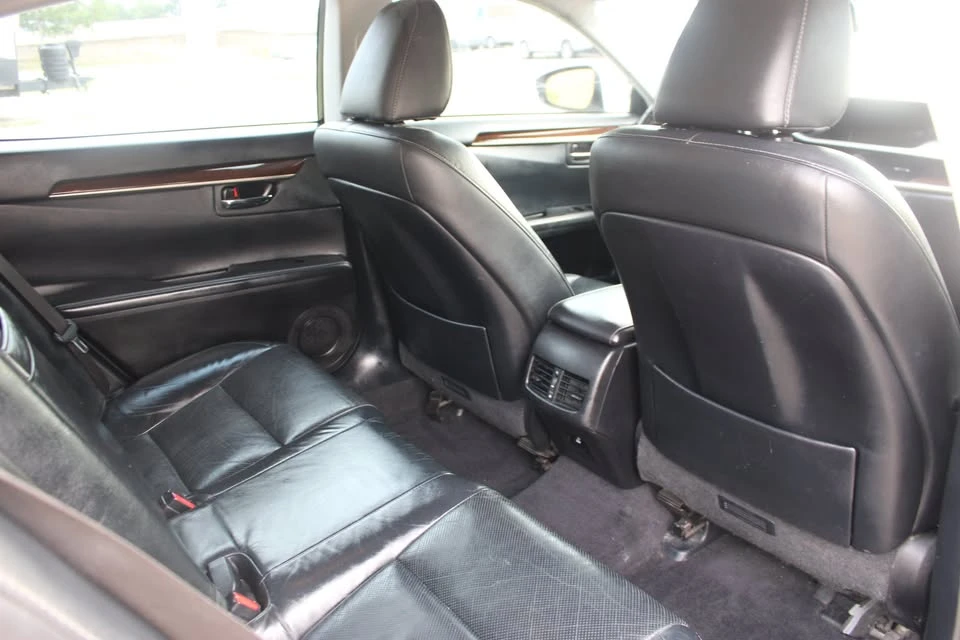 2013 Lexus ES 6th Gen - Image 19 of 20