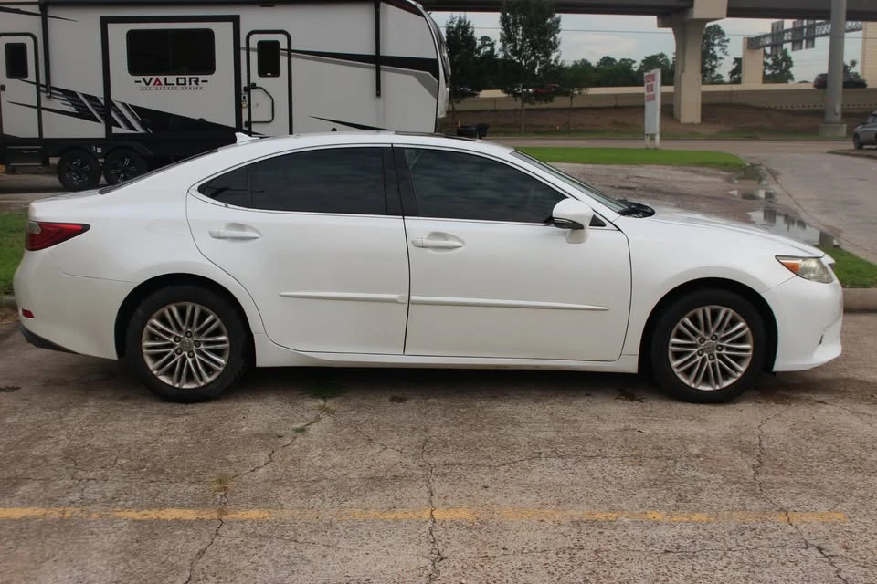 2013 Lexus ES 6th Gen - Image 4 of 20