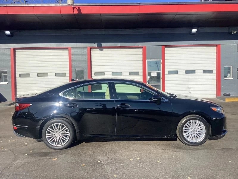 2013 Lexus ES 5th Gen - Image 8 of 15