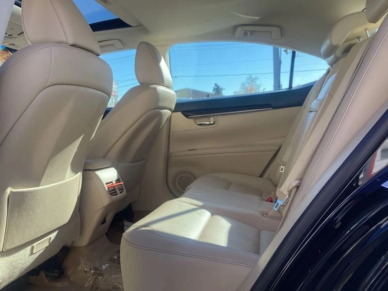 2013 Lexus ES 6th Gen - Image 11 of 20