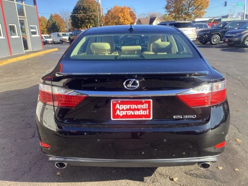 2013 Lexus ES 6th Gen - Image 9 of 20