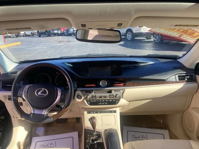 2013 Lexus ES 6th Gen - Image 13 of 20