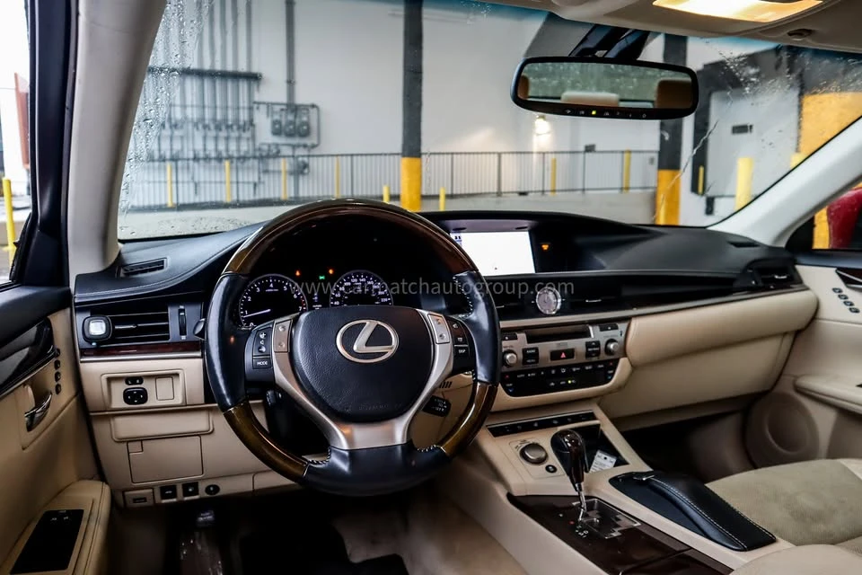 2013 Lexus ES 6th Gen - Image 10 of 18