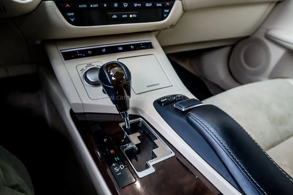 2013 Lexus ES 6th Gen - Image 12 of 18