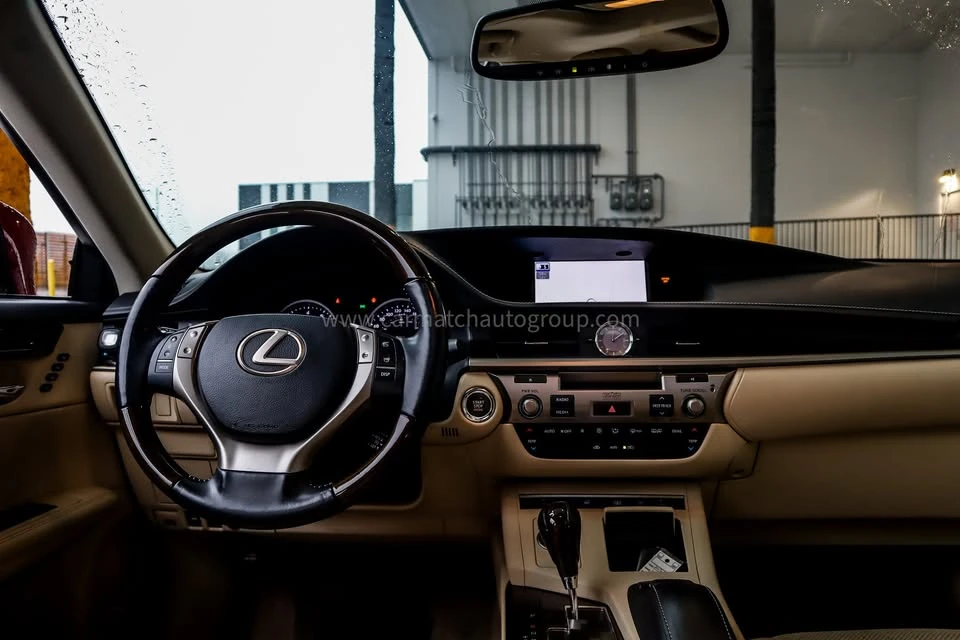 2013 Lexus ES 6th Gen - Image 11 of 18