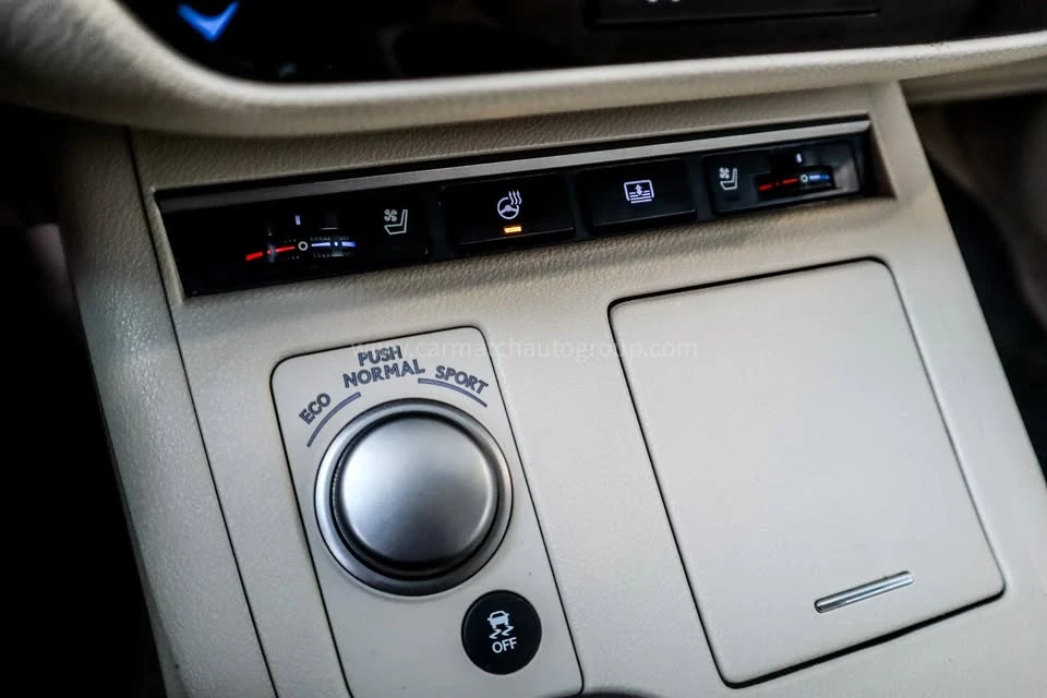 2013 Lexus ES 6th Gen - Image 13 of 18