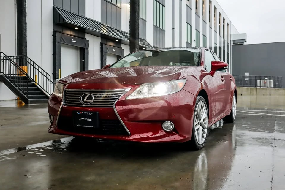 2013 Lexus ES 6th Gen - Image 2 of 18
