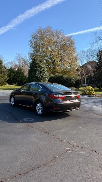 2013 Lexus ES 6th Gen - Image 4 of 12