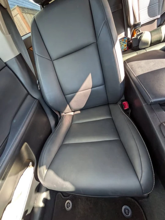 2013 Lexus ES 6th Gen - Image 11 of 20