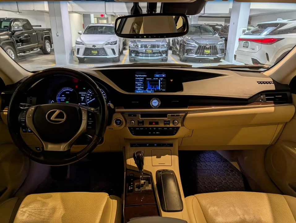 2013 Lexus ES 6th Gen - Image 3 of 5