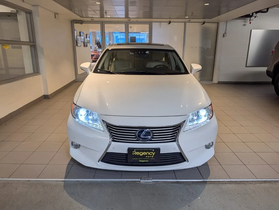 2013 Lexus ES 6th Gen - Image 4 of 5