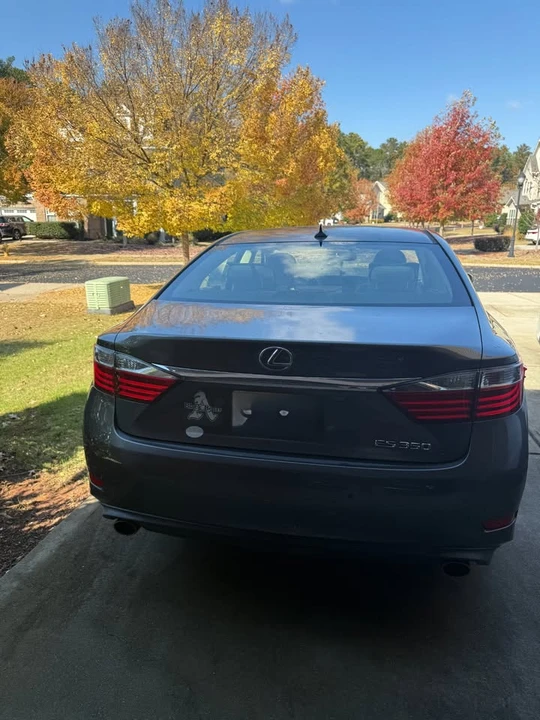2013 Lexus ES 6th Gen - Image 3 of 18