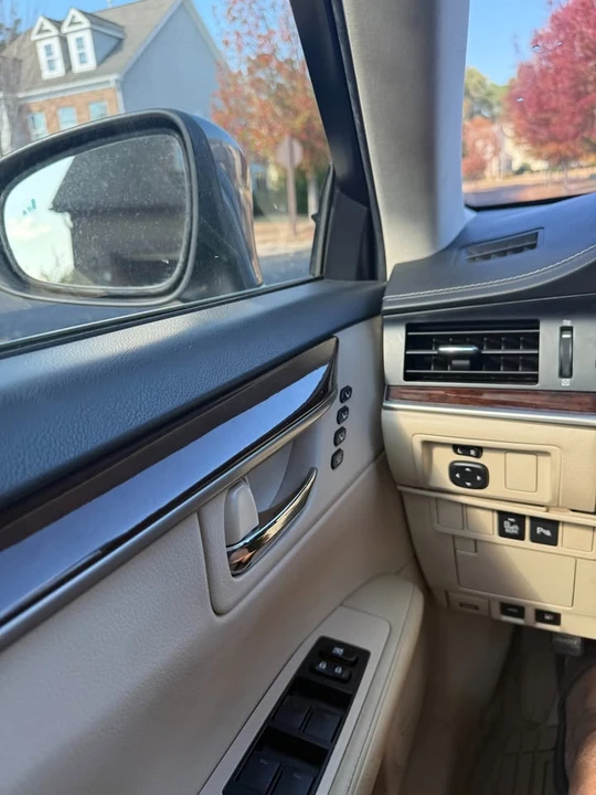 2013 Lexus ES 6th Gen - Image 15 of 18