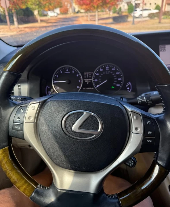 2013 Lexus ES 6th Gen - Image 18 of 18