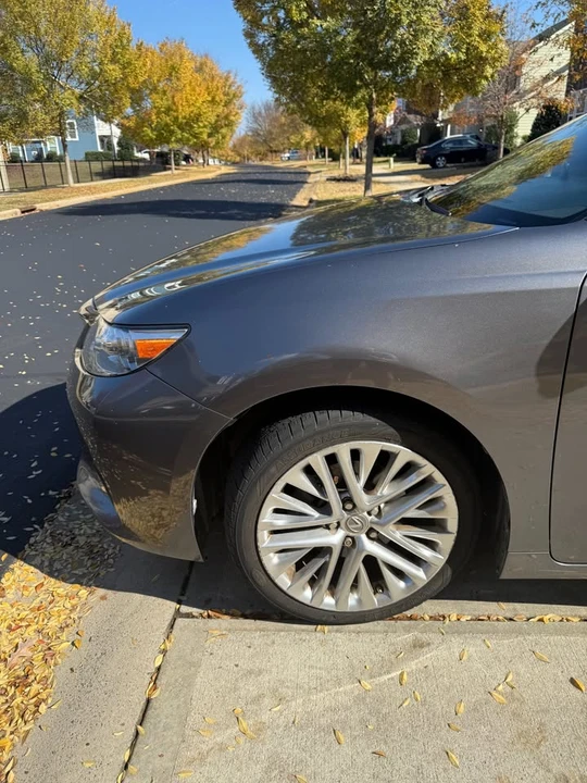 2013 Lexus ES 6th Gen - Image 8 of 18