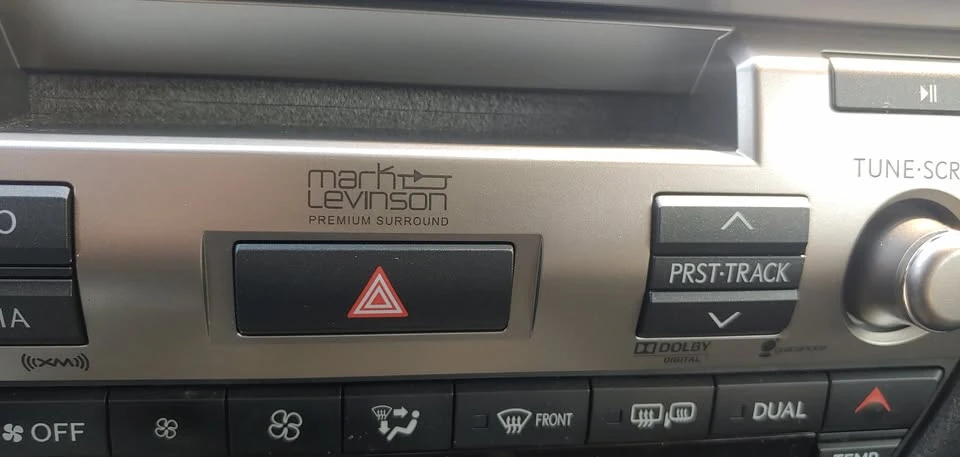 2013 Lexus ES 6th Gen - Image 10 of 13