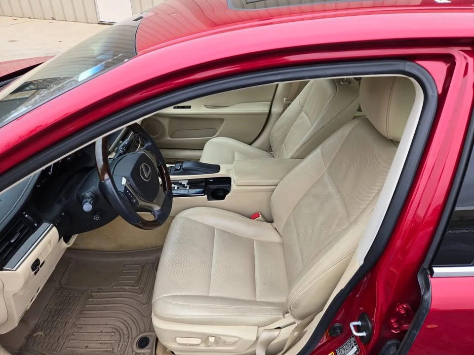 2013 Lexus ES 6th Gen - Image 10 of 11
