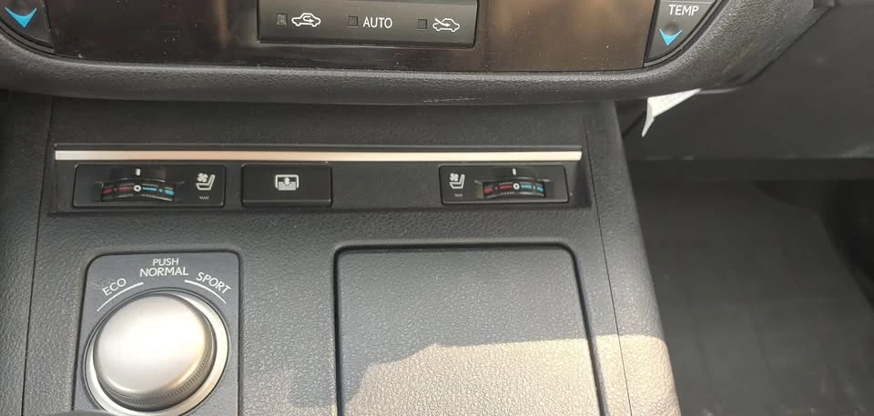 2013 Lexus ES 6th Gen - Image 6 of 13