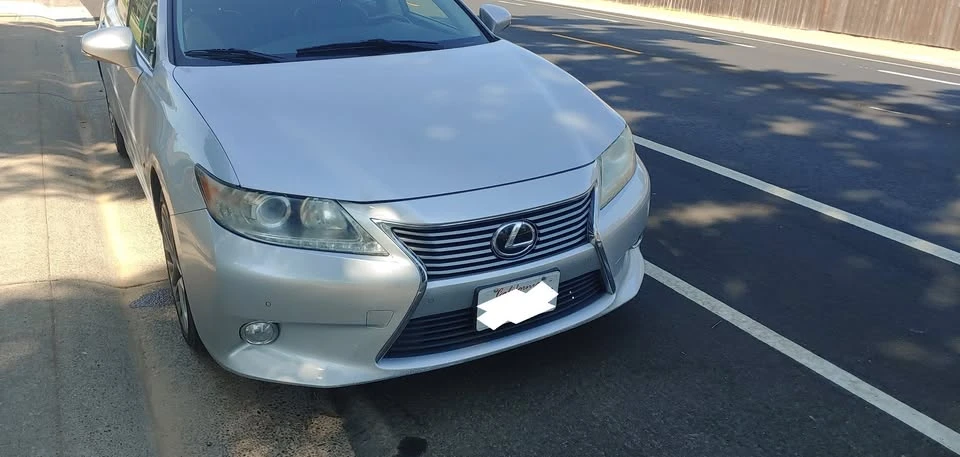 2013 Lexus ES 6th Gen - Image 3 of 13