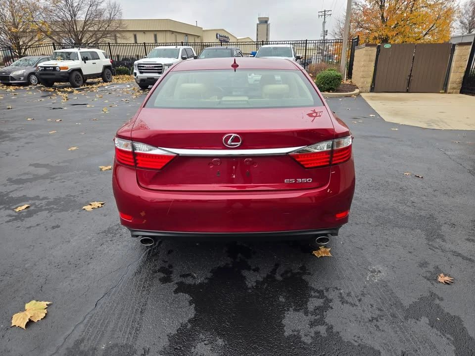 2013 Lexus ES 6th Gen - Image 6 of 11