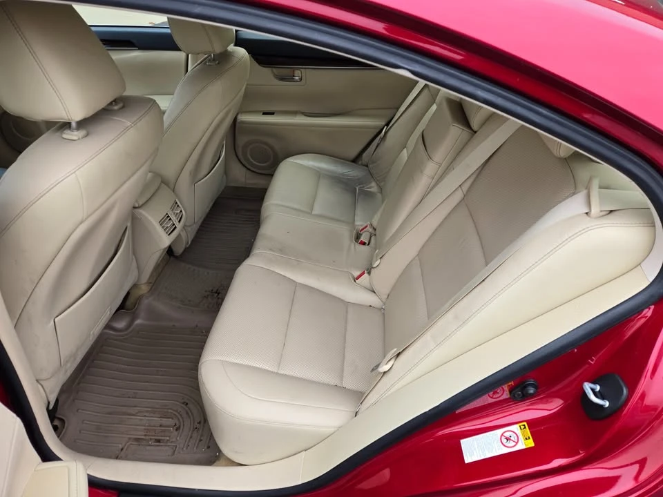 2013 Lexus ES 6th Gen - Image 11 of 11
