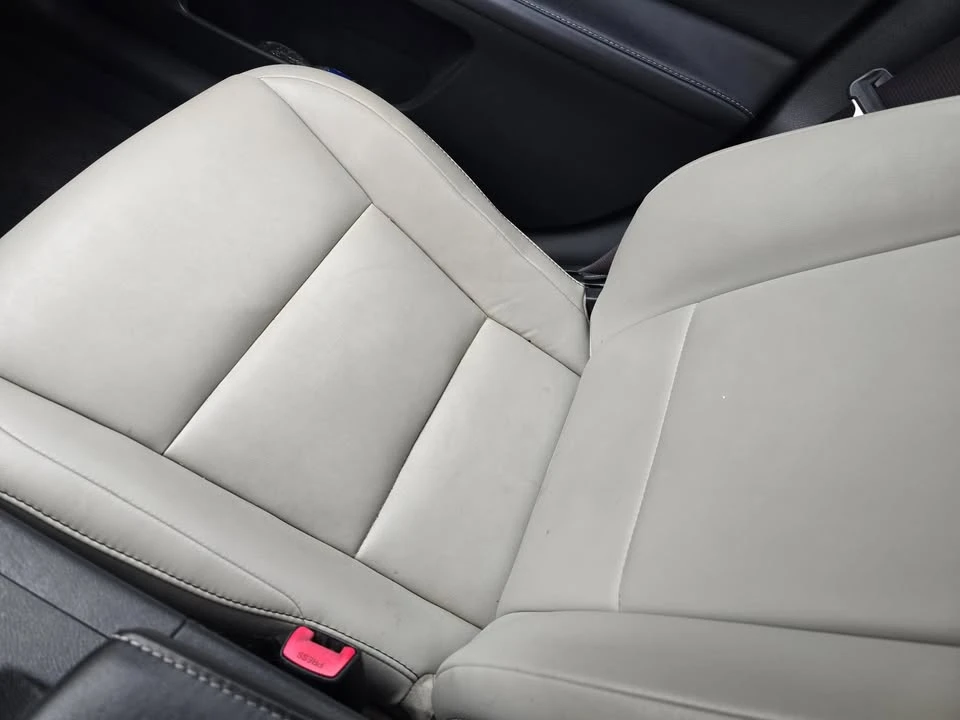 2013 Lexus ES 6th Gen - Image 13 of 20