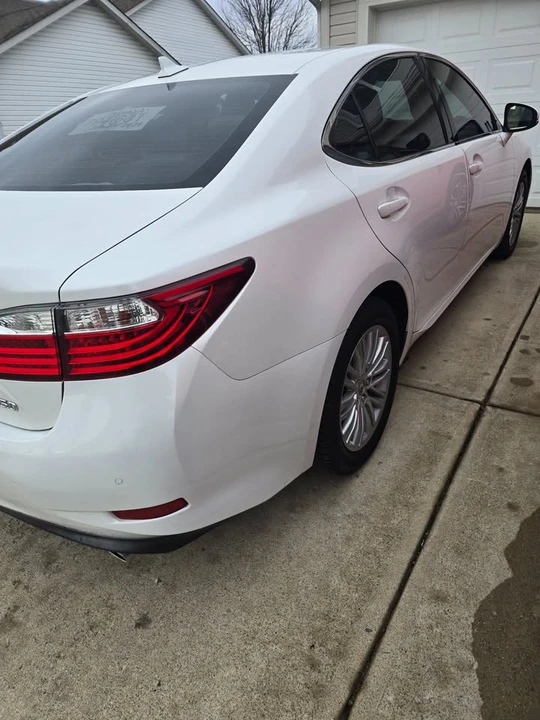 2013 Lexus ES 6th Gen - Image 7 of 20