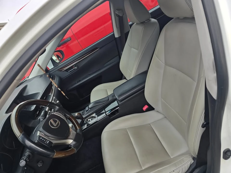 2013 Lexus ES 6th Gen - Image 14 of 20