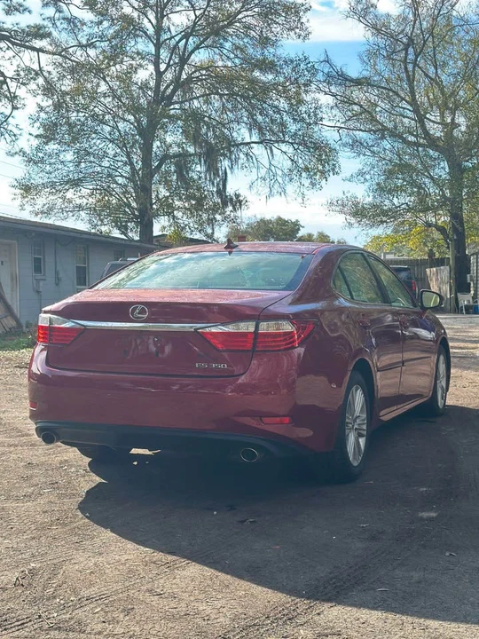 2013 Lexus ES 6th Gen - Image 10 of 17