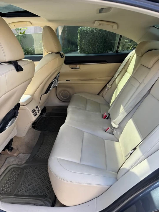 2013 Lexus ES 6th Gen - Image 5 of 9