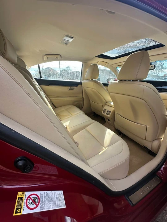 2013 Lexus ES 6th Gen - Image 15 of 17