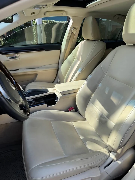 2013 Lexus ES 6th Gen - Image 4 of 9