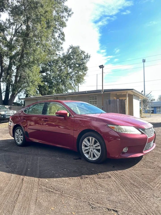 2013 Lexus ES 6th Gen - Image 4 of 17