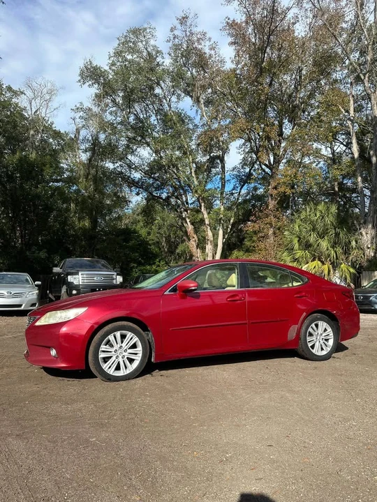2013 Lexus ES 6th Gen - Image 5 of 17