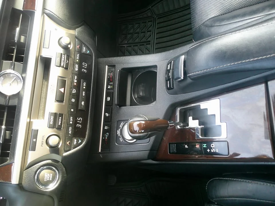 2013 Lexus ES 6th Gen - Image 12 of 15