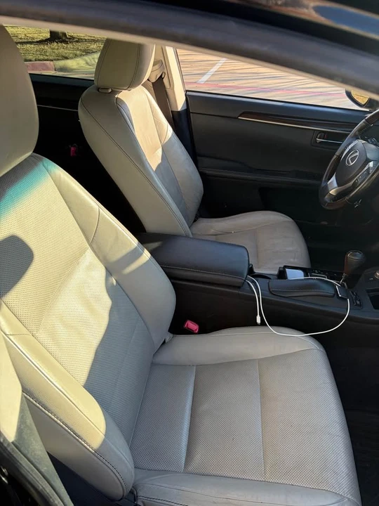 2013 Lexus ES 6th Gen - Image 8 of 13