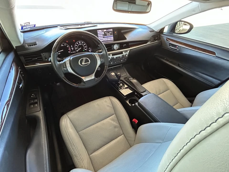 2013 Lexus ES 6th Gen - Image 18 of 18