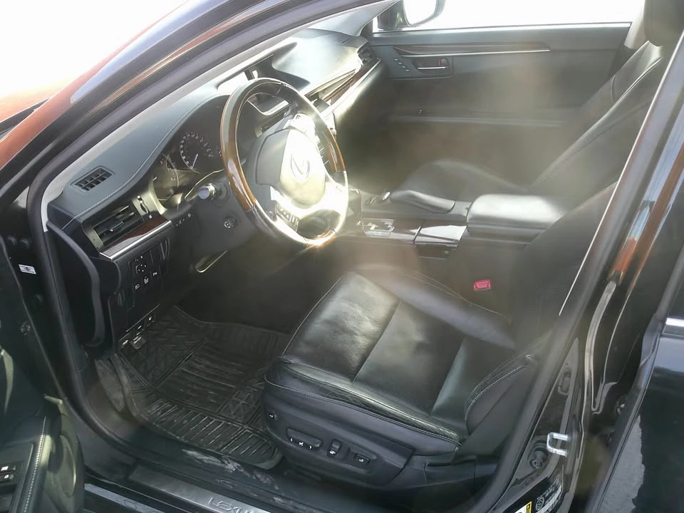 2013 Lexus ES 6th Gen - Image 9 of 15