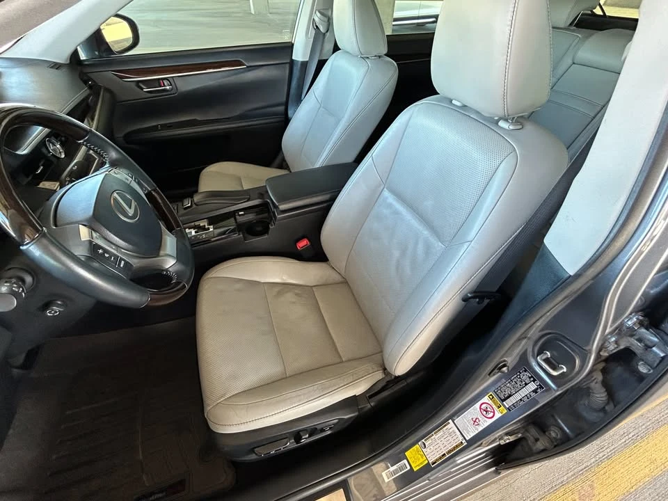2013 Lexus ES 6th Gen - Image 11 of 18