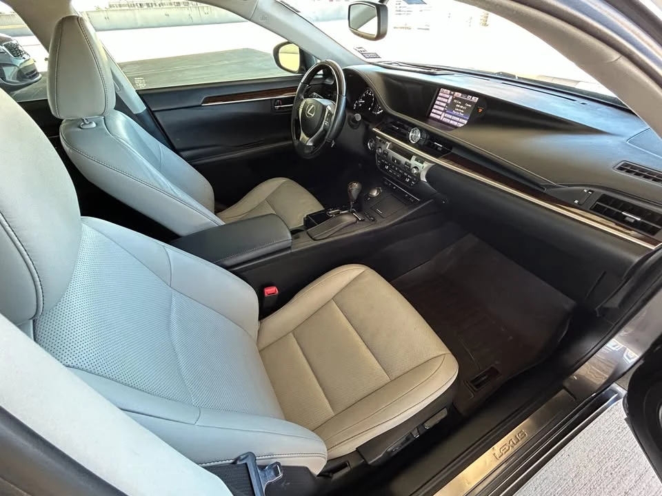 2013 Lexus ES 6th Gen - Image 14 of 18