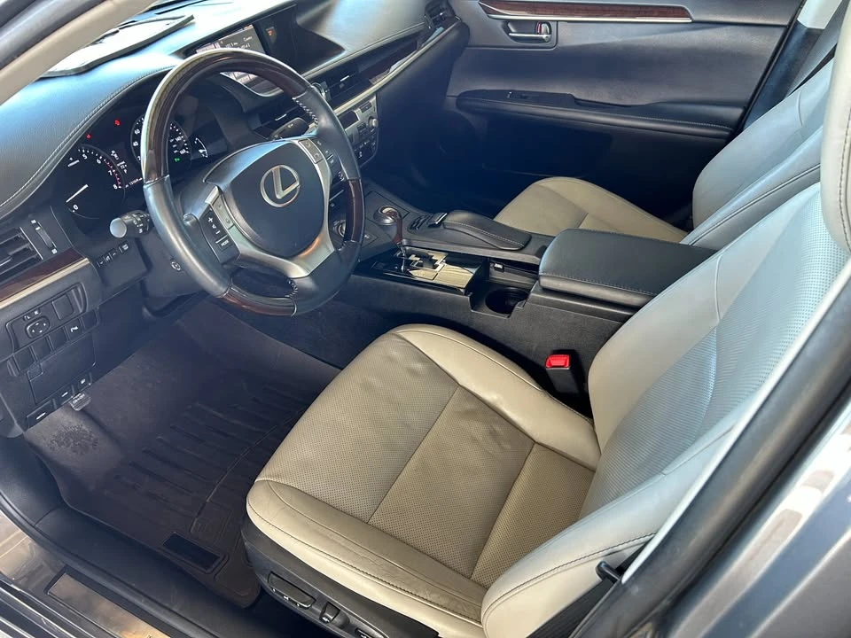2013 Lexus ES 6th Gen - Image 10 of 18