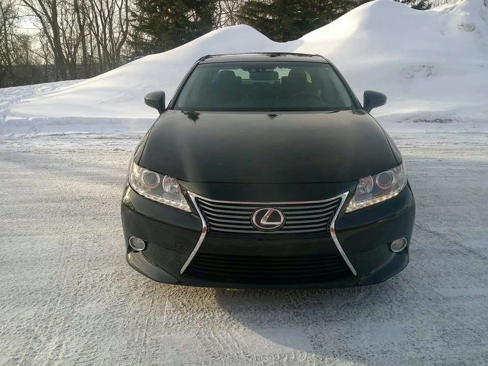 2013 Lexus ES 6th Gen - Image 2 of 15