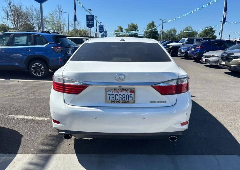 2013 Lexus ES 6th Gen - Image 4 of 11