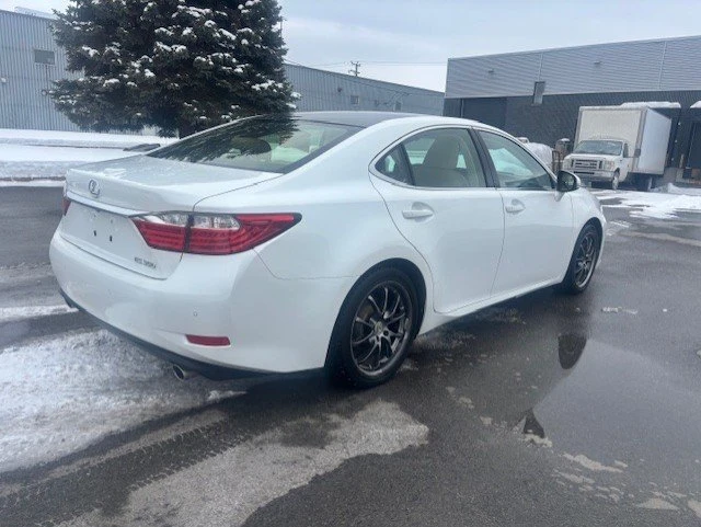 2013 Lexus ES 6th Gen - Image 5 of 20