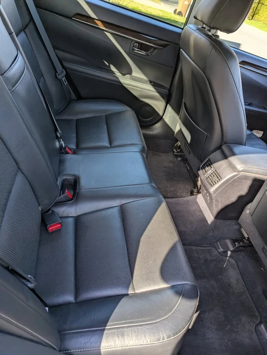 2013 Lexus ES 6th Gen - Image 7 of 12